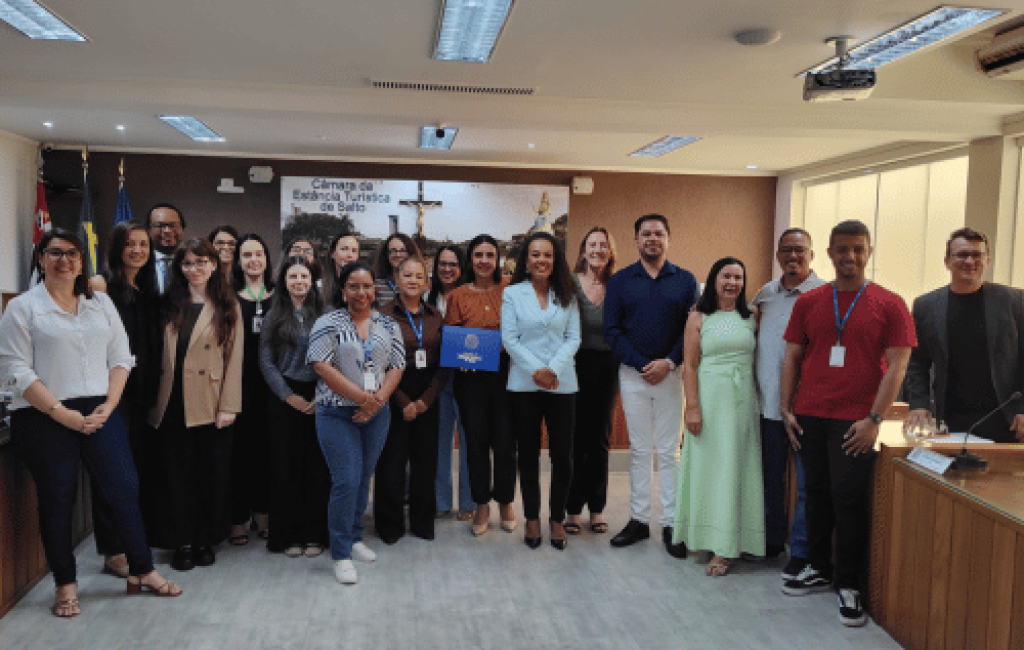 Centro Municipal de Atendimento Educacional Especializado (CEMAEE) recebe Voto de Congratulação e Louvor