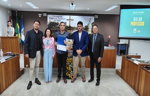 mesa diretora homenageado prof Rodrigo